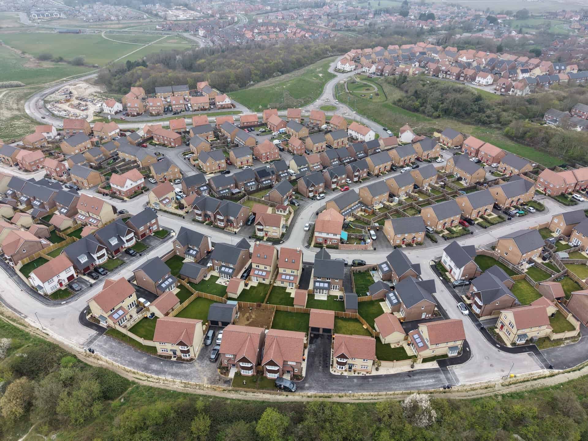 How Globe Roofing Manages Multi-Phase Roofing Programmes on Large Residential Developments