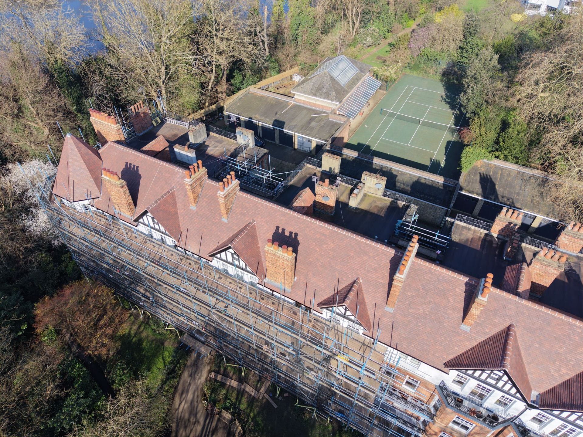 How Globe Roofing Delivers Continuity Across Phased Residential Developments